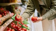 What To Look For When Buying Tomatoes At The Grocery Store