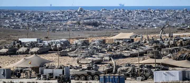 Israel comienza a marcar la “línea amarilla”