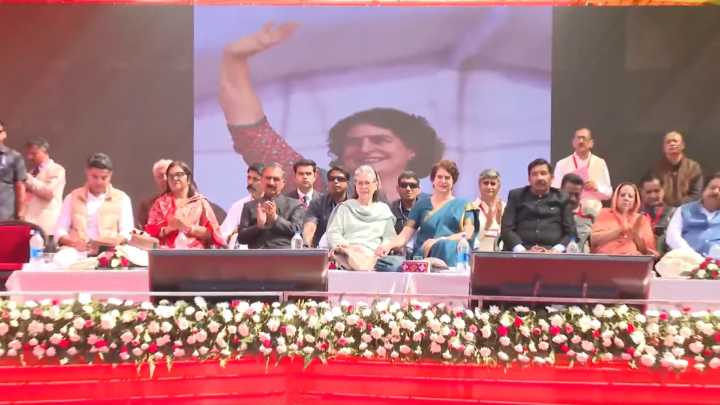 Sonia Gandhi unveils statue of ex-Himachal CM Virbhadra Singh in Shimla