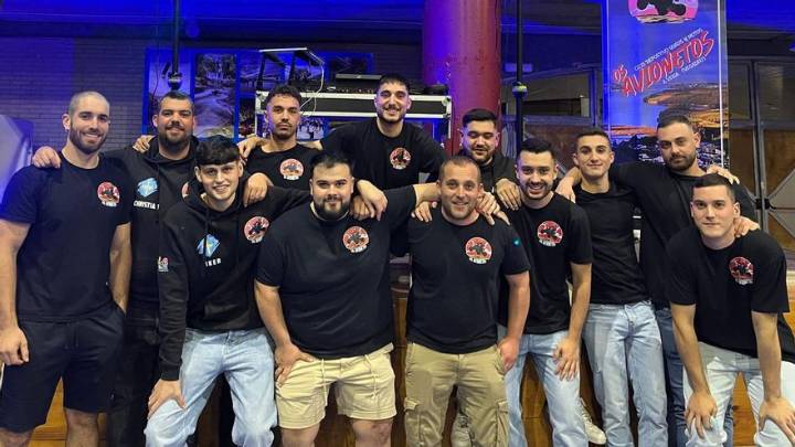 Exitoso debut de "Os Avionetos": la historia y el objetivo del nuevo club de Vegadeo