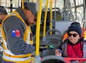 Prorrogan fin de pago efectivo en buses de transporte público hasta enero de 2026