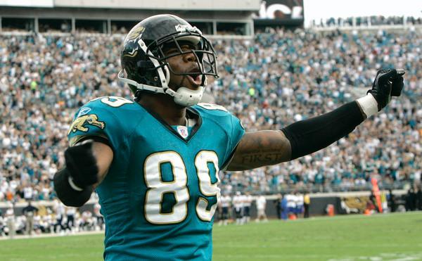 Broncos sign 41-year-old tight end Marcedes Lewis to practice squad