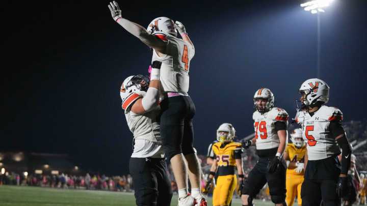 Iowa high school football scores, IHSAA updates Week 9