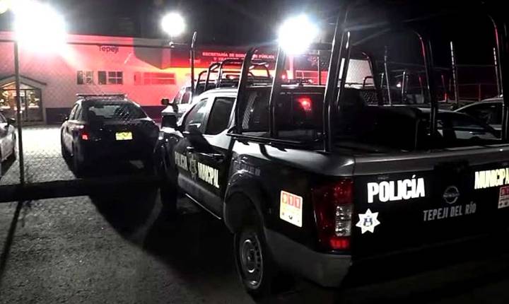 Habitantes de Hidalgo amarran en caballos a presuntos ladrones e intentan lincharlos