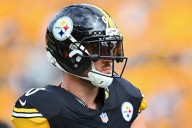 Steelers Share Concerning Update on TJ Watt Ahead of Packers Showdown