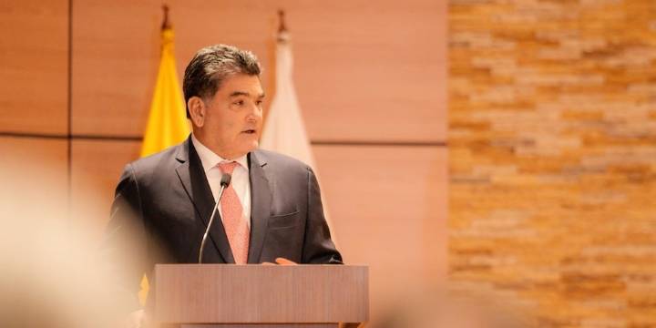 Procurador Eljach: “No se discute la decisión del estado americano” tras retiro de visa a Petro