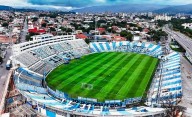 El partido más lejano del año: los separan 2300 kms y van por un triunfo clave