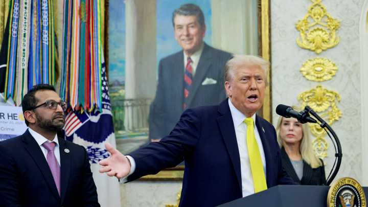 Trump calls Indiana lawmakers amid growing redistricting pressure