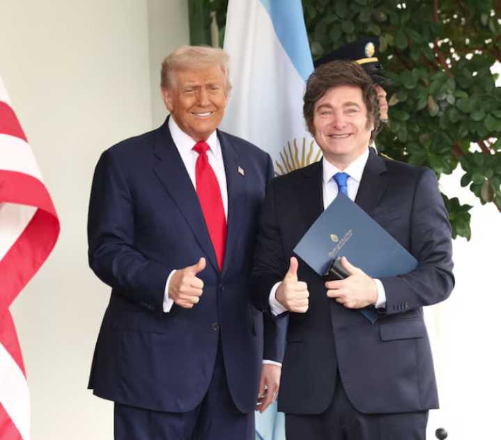 Donald Trump da rescate financiero de 20 mil millones de dólares para Argentina en medio del cierre del gobierno de Estados Unidos