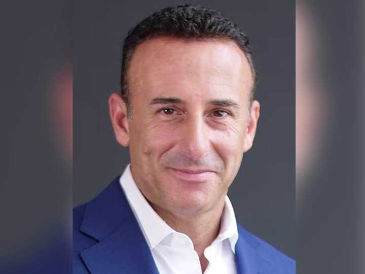 Prominent surgeon indicted for alleged gunpoint sexual assault: DA