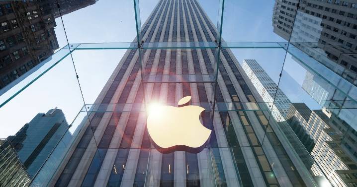 Qué ‘dorada’ está la manzanita: Valor de mercado de Apple supera los 4 billones de dólares