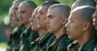 La serie “Reclutas” arrasa en Netflix Argentina: el drama militar que todos están mirando