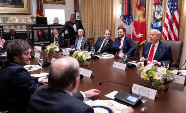 Trump condicionó la ayuda a Milei al resultado electoral