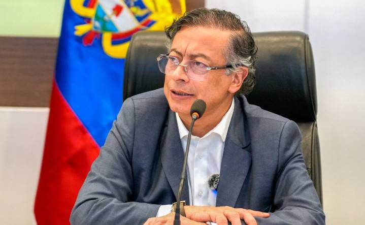 Niegan combustible al avión presidencial de Gustavo Petro en aeropuerto de Madrid por "Lista Clinton"