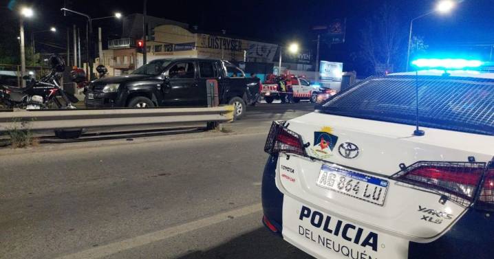 Terror en la Ruta 22: un conductor alcoholizado chocó tres motos de tránsito y dejó una inspectora herida en Neuquén