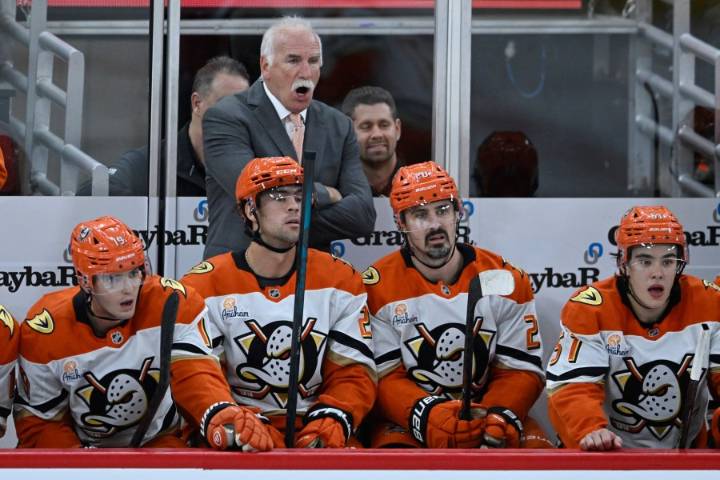 Quenneville returns to face Blackhawks for 1st time since being banned after sexual assault scandal