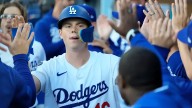 Dodgers vencen a Brewers en dramático juego 3 de postemporada
