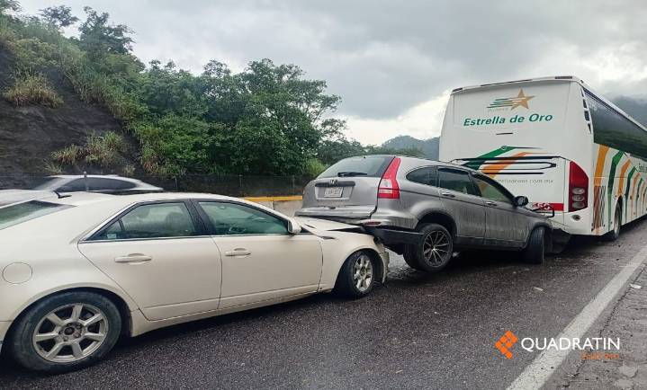 Deja carambola una fallecida y 5 lesionados en la Autopista del Sol
