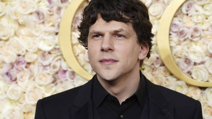 El actor Jesse Eisenberg avanza que en diciembre donará su riñón de forma altruista