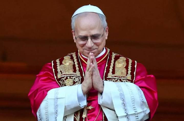 El papa reza un rosario por la paz y pide a gobernantes: «Tengan la audacia de desarmarse»
