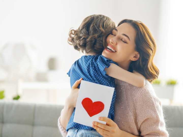 Día de la Madre 2025: cómo es cada mamá según su signo del zodiaco
