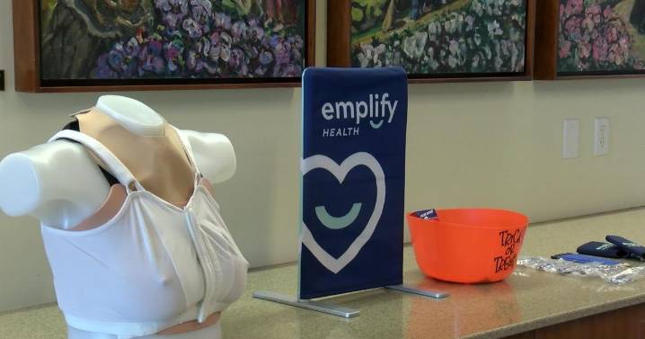 Students learn hands-on breast cancer awareness at Viterbo University