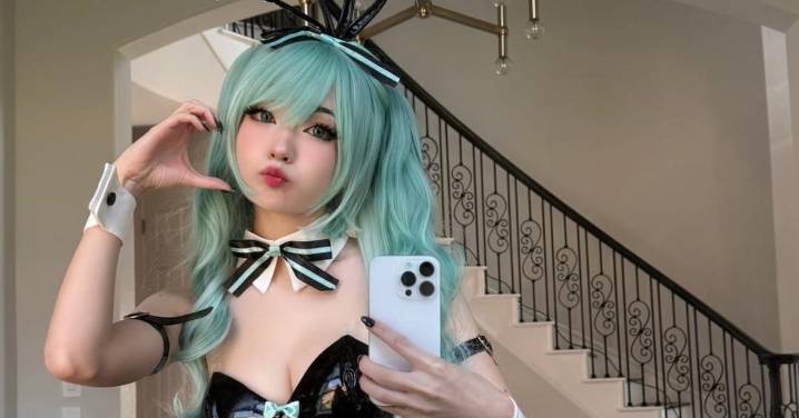 Emiru Slams Twitch for Incident With a Fan During a TwitchCon Meet