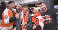 Philadelphia Flyers fans cheer team to 1st win of season after honoring late Bernie Parent