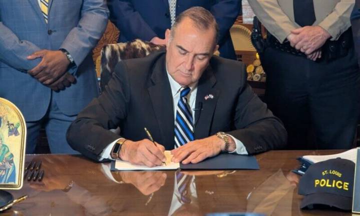 Missouri Transfers Millions to Support Seniors and Food Banks Amid Federal Shutdown