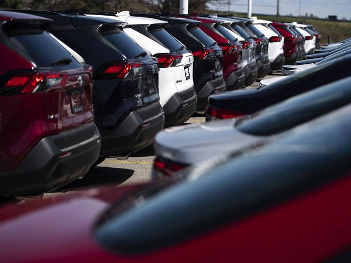 Canada retail sales rise driven by autos