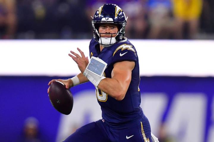 Deadspin | Justin Herbert, Chargers not taking Titans lightly despite record