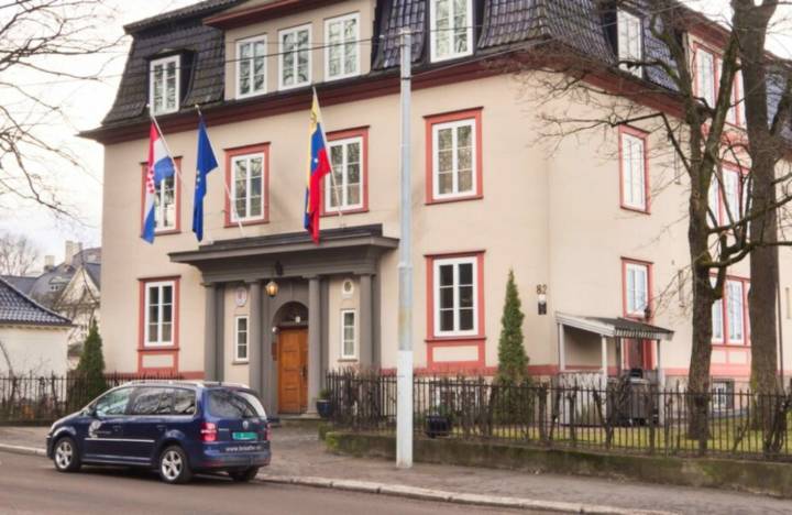 Cancillería venezolana cierra embajadas en Noruega y Australia y abre sedes en África