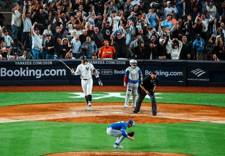 Yankees ganó y sigue con vida