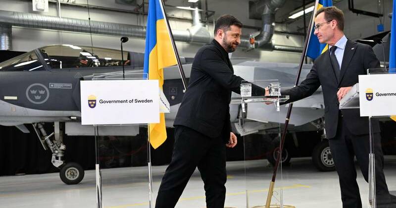Ukraine sets sights on 150 Swedish fighter jets