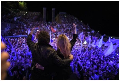 Javier Milei cerró la campaña libertaria en Rosario y llamó a "defender el camino recorrido"