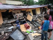 Photos: Philippines quake kills dozens as injured overwhelm hospitals