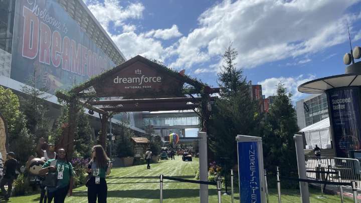 Salesforce founder backtracks on comments backing National Guard deployment