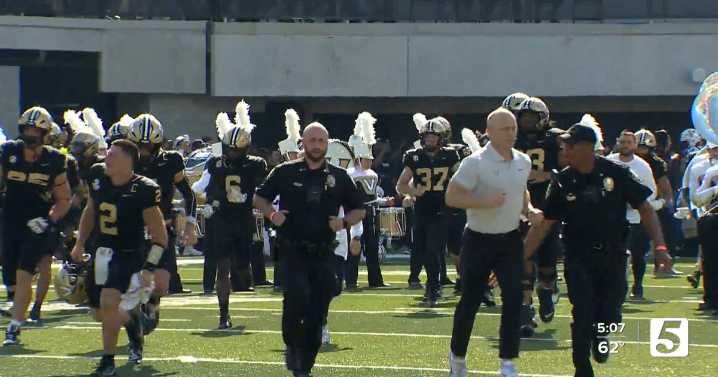 Vandy's band of misfits turns heads with 7
