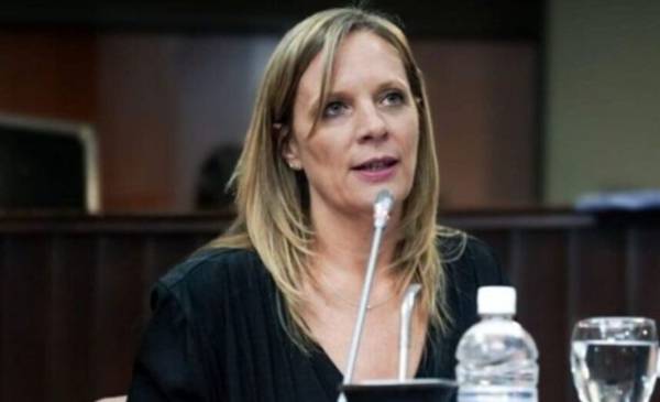 Vanesa Abril llamó a la autocrítica pero pidió sostener la unidad en Unidos Podemos