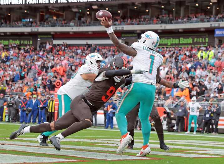 Delpit, Jenkins lead takeaway clinic as Browns roll past Dolphins: ‘They were giving out donations’