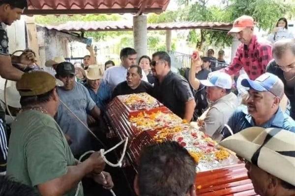 Sepultan al sacerdote Bertoldo Pantaleón en Tierra Caliente
