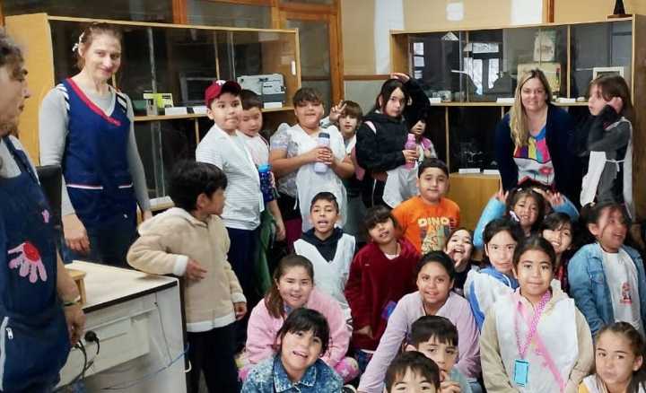Alumnos de la Escuela 105 visitaron LA ARENA y RADIO NOTICIAS