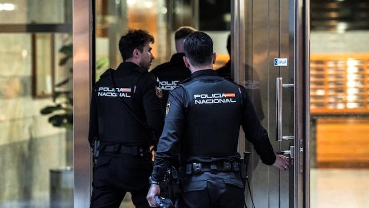 Investigan la muerte de una adolescente de 15 años en el interior de un piso