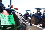 Agricultores mantienen bloqueos