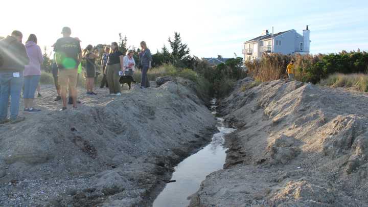 Tour of Potowomut neighborhood finds coastal access challenges