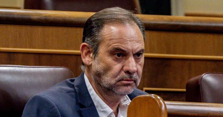 Ábalos acusa al juez Leopoldo Puente de hacer una «instrucción inquisitorial»