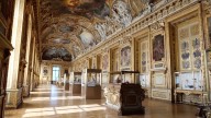 Thieves steal priceless jewels from Louvre museum