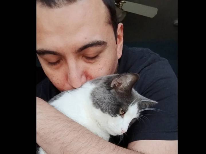 'You're from Canada, eh?': Meeting with 'off-duty ICE officer' at a pet store leads to Toronto man's self