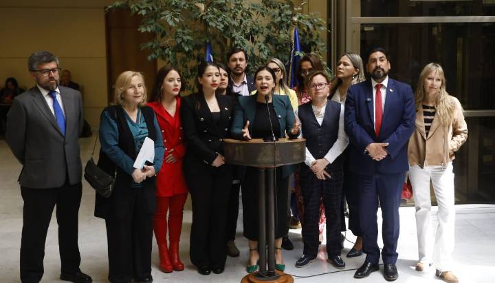 Bancada Eléctrica: desde la UDI al PC exigen devolución inmediata de cobros indebidos y más transparencia en cuentas de la luz