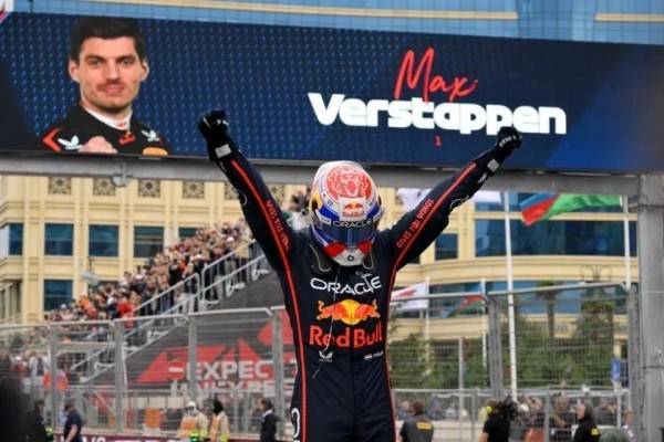 'Súper Max', al ataque